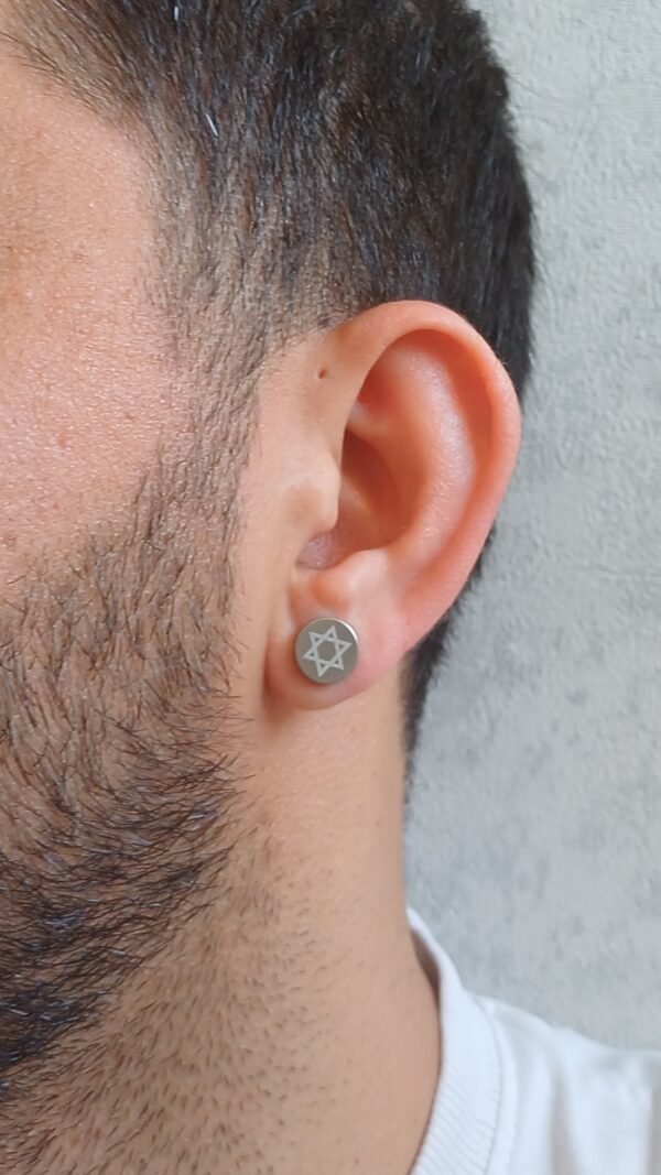 گوشواره میخی